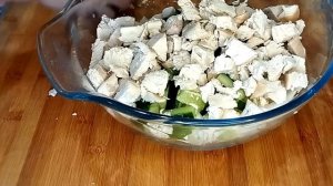 Салат с пекинской капустой, огурцом и куриным филе — вкусно, быстро и просто