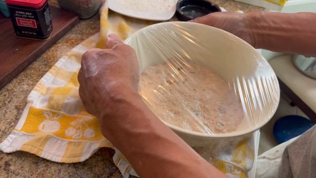 Smoked Paprika, Red Pepper, Oregano, Poppy Seeds, Oats, Cinnamon - This Might Be The Spiciest Bread смотреть онлайн