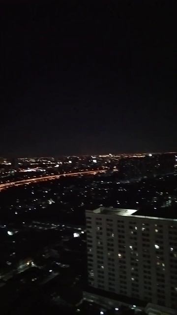 Panoramic Bangkok night city view #thailandtravel #bangkokatnight #night #fullmoon #thailand #city смотреть онлайн