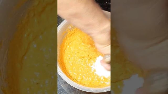 "Receita : Bolo de Cenoura Fofinho com cobertura de Ganache!" Culinária Iolanda Receitas #Shorts смотреть онлайн