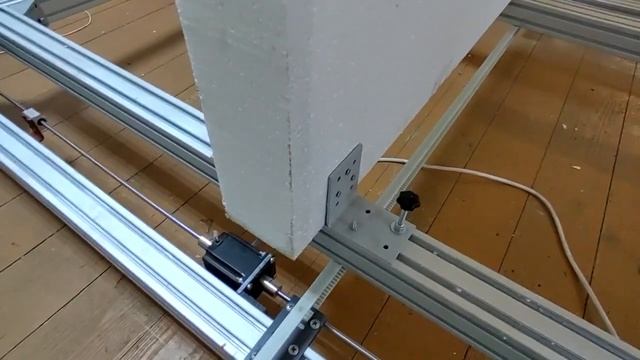 Как закрепить лист пенопласта на станке. смотреть онлайн