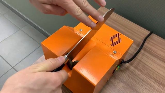Как точить ножи на станке Brair M1 смотреть онлайн