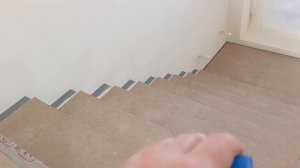 Укрывка полов, лестницы во время малярных работ