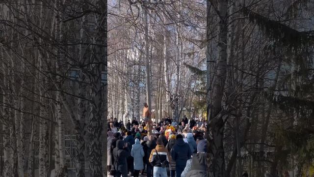 #масленица #екатеринбург #весна #веселье #русские #танцы #песни #shorts #россия #жизнь #блины #зима смотреть онлайн