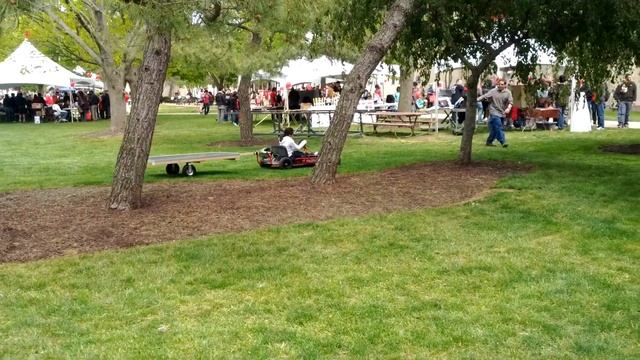 Rutgers Day 2012 - RU Solar Car - Kids riding our e-gokart смотреть онлайн