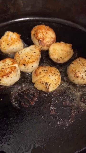 Elevate your weekend with these perfectly seared scallops in zesty lemon caper sauce #quickdinner