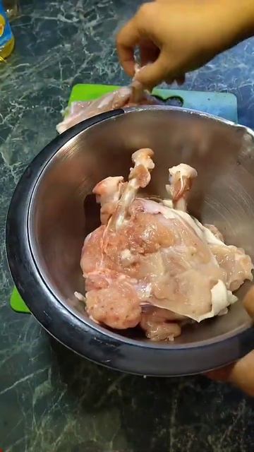 Нежные и сочные куриные стейки в духовке. #куриныебедра #рецепткурицывдуховке #куриныебедрышки