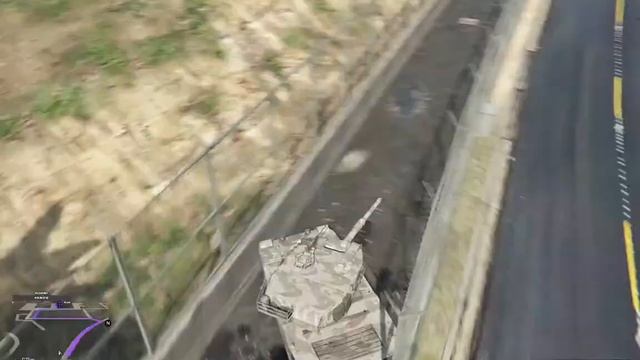 как угнать танк в ГТА 5 онлайн если закрыты ворота базы ( момент со стрима Gta 5 online#30) смотреть онлайн