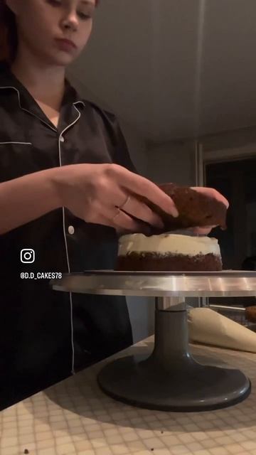 МОРКОВНЫЙ С КАРАМЕЛЬЮ🌰🍯 ТОРТИК ДЛЯ СЕБЯ #питер #торты #shorts смотреть онлайн