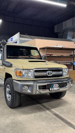 Toyota Land Cruiser 76  lx v8 2023 года - перетяжку руля и ручек КПП