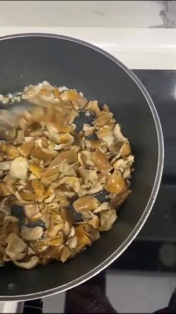 Жареные опята. Вкуснота 😋😋 смотреть онлайн