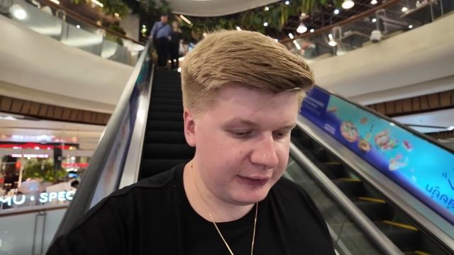 Sketchy Deal In Bangkok смотреть онлайн