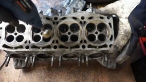 Sport motorbike rusty scraped cylinder head budget repair , kawasaki zx9r valves polishing