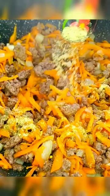 Рассыпчатый плов из вермишели с мясом🥘🥘 #плов #shortsvideo #shorts #пловизвермишели