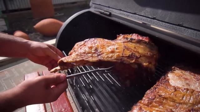 PRIME RIBS with VEGGIES in a SMOKER. смотреть онлайн