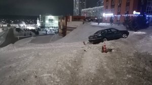 Сотрудники кемеровской Госавтоинспекции привлекли к ответственности водителя, совершившего 2 ДТП