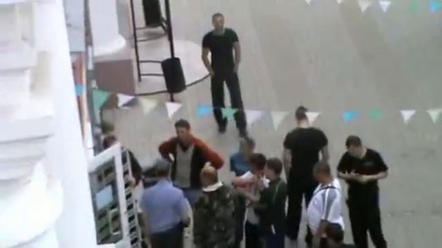 Рейдерский захват магазина "Рябинушка" 12 июня 2013г. Комсомольск на Амуре смотреть онлайн