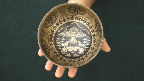 Поющая чаша Бутанская 15,3 см, Ми 333 Гц