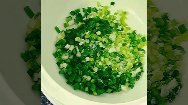 ОКРОШКА С ЧЕРЕМШОЙ❗️👍 ОКРОШКА ИЗ ОТВАРНОГО МЯСА И КОПЧЕНОЙ КОЛБАСЫ НА КВАСЕ❗️👍 смотреть онлайн