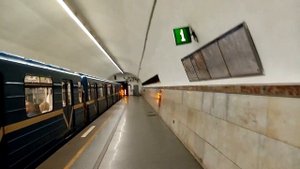 Станция метро "Фрунзенская" за несколько дней до закрытия на реконструкцию