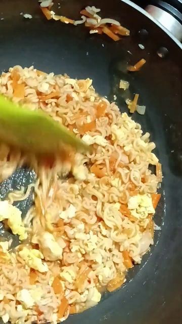 Maggi noodles #shorts смотреть онлайн