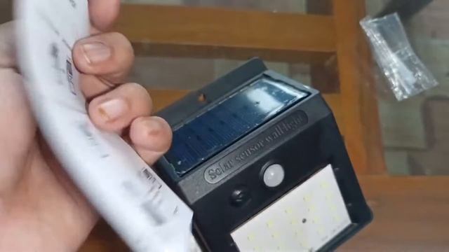 Automatic motion activated sensor solar power led lamp waterproof gate light outdoor lamp| unboxing