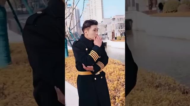 一口氣看完！美女總裁撿回家的窮小子竟是失憶的神王，如今意外喚醒記憶恢復法力，開啟屌絲逆襲之路！【逆天神王】全集 #短剧 #玄幻 #逆袭 #反转 #热血 #短劇 #爽文 #shortvideo #情感