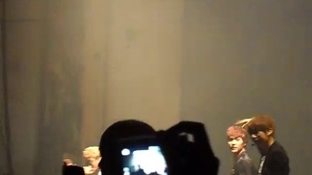 [Fancam] YOU - B2ST & Dongwoon's voice crack (United Cube London) смотреть онлайн