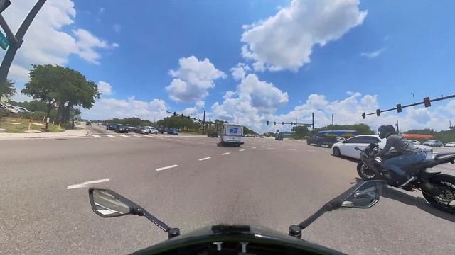 Kawasaki Ninja Zx6r Gets Pulled Over By Cops смотреть онлайн