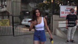 Malavika Mohanan Hot live video with Tight tank top