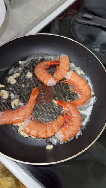 Shrimps in a creamy sauce🦐Recipe. #shorts смотреть онлайн
