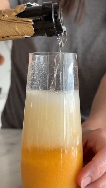 Peach Bellini Cocktail | #shorts смотреть онлайн