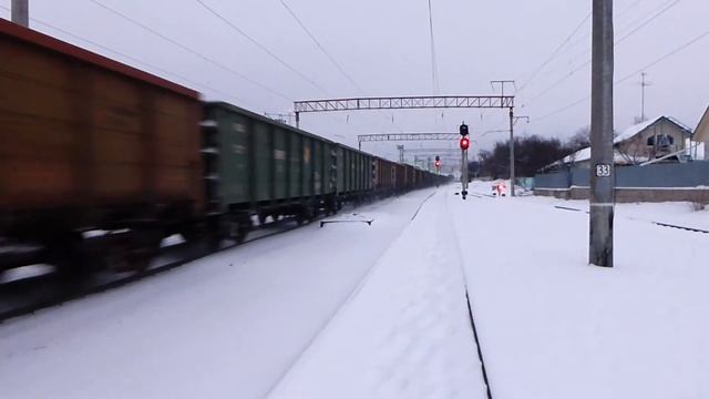ВЛ80т с грузовым поездом. смотреть онлайн