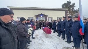 Вечная память воину Александру Деревня Юрловка Положен Саша в шар земной как будто в мавзолей