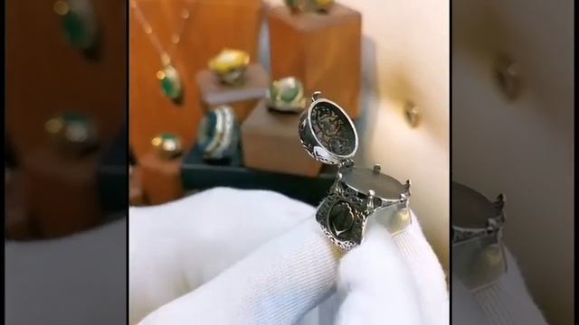 Серебряное кольцо с дополнительным камнем циркон ручной работы авторский