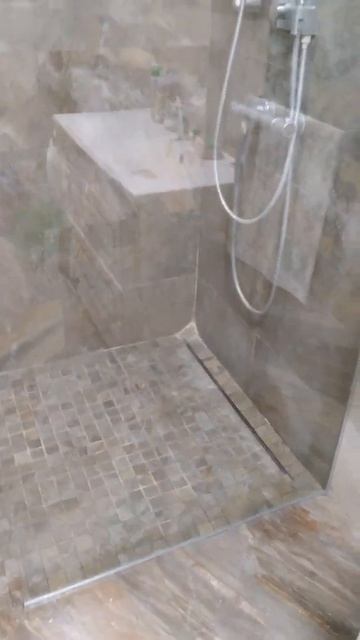 ДУШЕВАЯ ПЕРЕГОРОДКА ОТДНОСЕГМЕНТНАЯ GLASS LINE GK-010 ПРОФИЛЬ ХРОМ БЛЕСТЯЩИЙ СТЕКЛО БЕСЦВЕТНОЕ