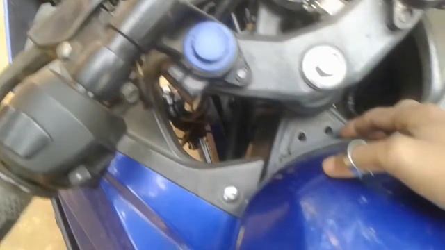 How to Remove Motorcycle Fuel Tank - R15v2 смотреть онлайн