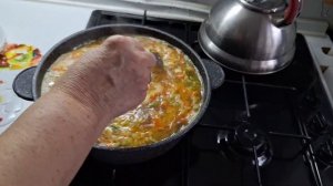 Суп с фасолью и тушёнкой. Необыкновенно вкусно. Можно без тушёнки.