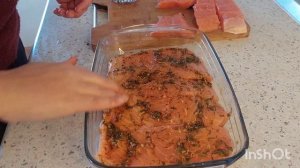 Рыба-Лосось в фольге на костре с дымком , получилось очень вкусно и нежно .