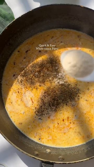 Quick & easy white sauce pasta #shortsvideo #alfredopasta #pasta #shorts #foodie смотреть онлайн