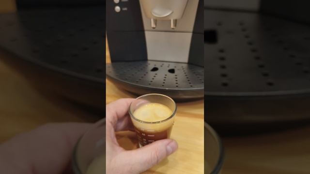 Кофемашина BOSCH Benevento B30, приготовление эспрессо и капучино смотреть онлайн