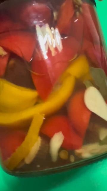 What did we buy❓❓Red & Yellow Pepper #entertainment #shorts #onlineshopping смотреть онлайн