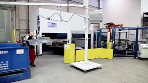 TRUMPF laser system: TruLaser Cell 8030 - In use at Hujer Lasertechnik GmbH