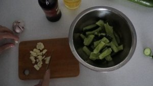 Простой рецепт битых огурцов