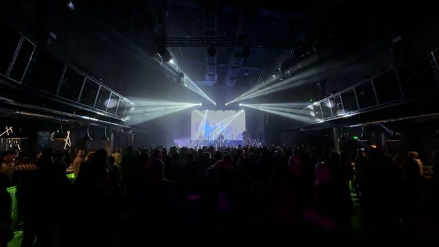 iPhone 16 Pro Max: съёмка видео в 4K 60FPS с разными фокусными расстояниями смотреть онлайн