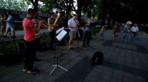 Одесса, июнь 2016, уличные музыканты, Группа Трубачей 11
