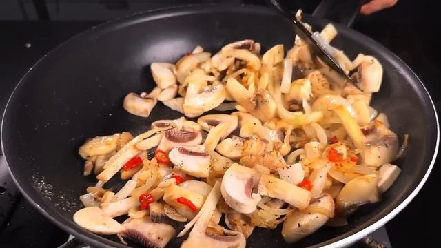 Perfektes Abendessen: Hähnchenfilet mit Champignons, Zwiebeln und Käse im Ofen ❗ смотреть онлайн