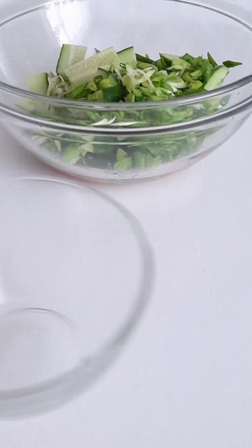 Хрустящий САЛАТ с ОГУРЦОМ, РЕДЬКОЙ И МОРКОВЬЮ ПО-КОРЕЙСКИ. #хорошийвкус #shortvideo #салатрецепт смотреть онлайн