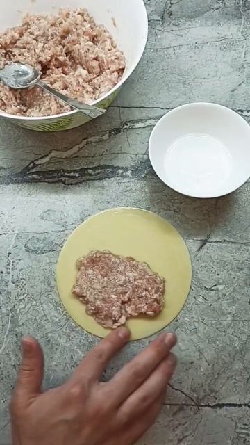 Чебуреки за 10 минут 😲 самый простой и вкусный способ. #youtube #youtubeshorts #shorts #чебуреки