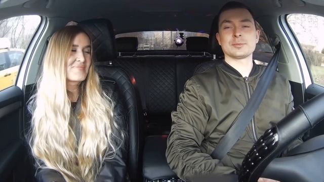 Красотка спела тоненьким голосочком и оказалась в волшебном мире караоке-такси!